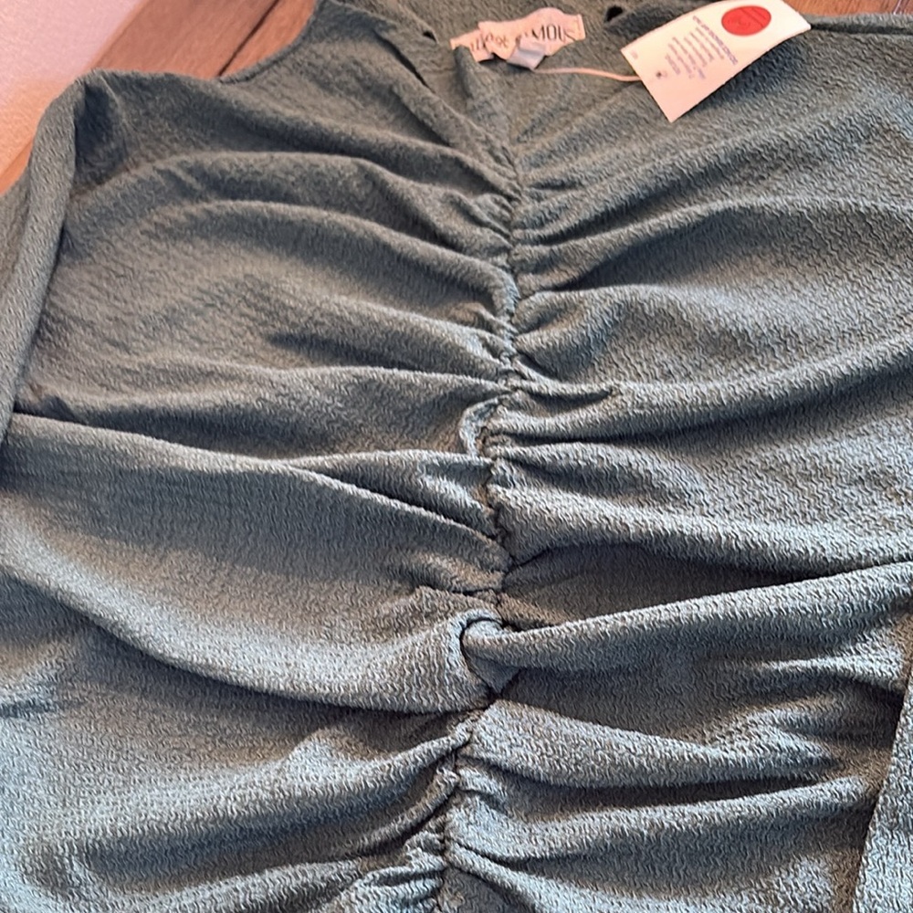 NWT [Almost Famous] Ruched Long-Sleeve Crewneck Blouse Top Women’s Plus 2X, 3X - Picture 8 of 9